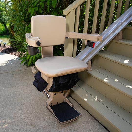 USED LOS ANGELES BRUNO ELITE EXTERIOR-OUTDOOR  SRE-2010E STAIR LIFT
